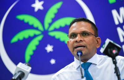 ޔޯގާ ހަމަނުޖެހުމާ ގުޅިގެން ހައްޔަރު ކުރި މީހުން ބަންދުގައި ބައިތިއްބާތީ ނާޒިމްގެ ކަންބޮޑުވުން