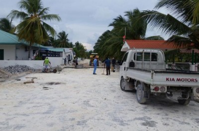 ފެންވަރު ދަށްކޮށް ރޭނި ހުޅުމީދޫ ސިއްހީ މަރުކަޒުގެ ފާރު ތަޅާލަން އަންގައިފި