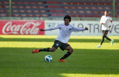 ކުޑަހެންވޭރު ޔުނައިޓެޑުން ޓެންޓް ސްޕޯޓްސް ބަލިކޮށްފި، ޖޭޖޭ ބަލިކޮށް ޕީކޭ އަށް ފުރަތަމަ މޮޅު