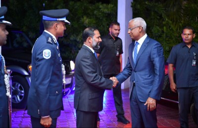 އަނެއްކާވެސް އިމްރާންގެ ޓުވީޓެއް: މި ފަހަރު ވިދާޅުވީ ރައީސް ހެޔޮލަފާވެގެން ނުފުދޭ ކަމަށް!