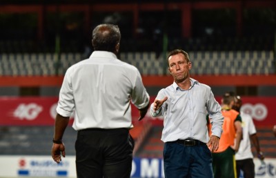 އީގަލްސް އިން އަބަދުވެސް މާޒިޔާ އަށް ޕްރެޝަރުކުރޭ: ސެކުލޮސްކީ