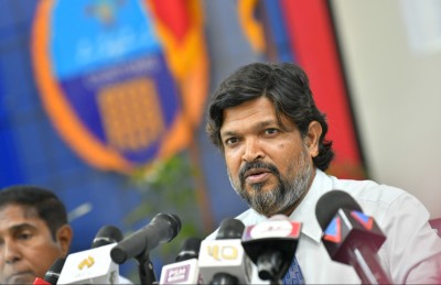 ކަސްޓަމްސް އޮތީ "ފަހުން ހާމަކުރުމު"ގެ ސަގާފަތުގައި!