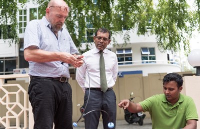 މަދިރި މަދުކުރާ ޒަމާނީ ސާމާނު ސޮނެވާފުށިން މަޖިލީހަށް ހަދިޔާކޮށްފި