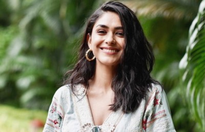 މުރްނާލް ފިލްމު ކުޅޭތީ ލޯބިވެރިޔާއަކަށް ނޫޅެވުނު