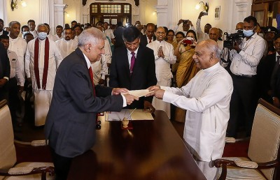 ހުރިހާ ޕާޓީތަކުގެ ސަރުކާރުގައި ތަމަޅައިން ބައިވެރިވަނީ