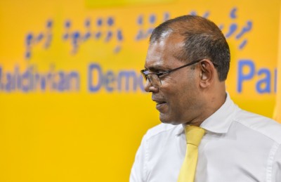 ހަތަރުގަނޑު ފޮޓޯއިން ދިފާއު ވާން ނަޝީދުގެ ވާހަކަ އެހެން ދިމާއަކަށް!