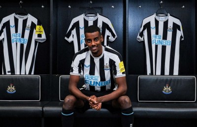 ރެކޯޑް ފީއަކަށް ސްވިޑެންގެ ފޯވާޑެއް ނިއުކާސަލް އަށް