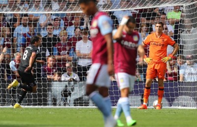 ކޭންގެ ދެ ލަނޑާ އެކު ޓޮޓެންހަމް ކުރިއަށް