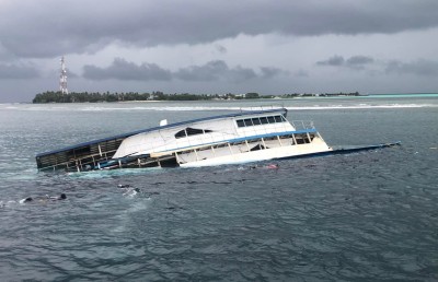 ލަންދޫ ބޯޓު ފަރަށް އަރުވާލީ މުދާ ސަލާމަތްކުރަން، ގެއްލުން 8 މިލިއަނުން މަތީގައި