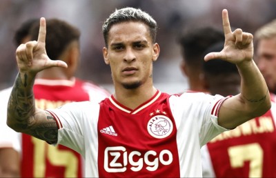 ޔުނައިޓެޑުން 100 މިލިއަނަށް އެންޓޮނީ ގެންނަން އެއްބަސް ވެއްޖެ