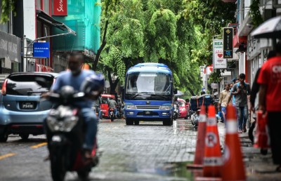 48 ގަޑިއިރުގެ 10 ސުވާލު: ބަސް ދަތުރު ކިހިނެއް؟