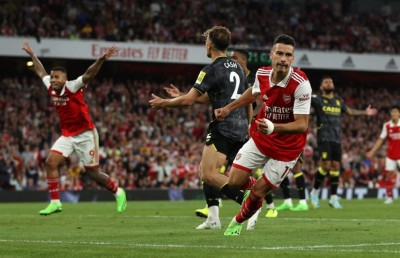 ފަސް މެޗުން އާސެނަލަށް ފަސް މޮޅު