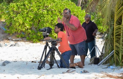 އެންމެ ޑައިރެކްޝަނެއް، އެކަމަކު އަދިވެސް އުންމީދުކުރެވޭ