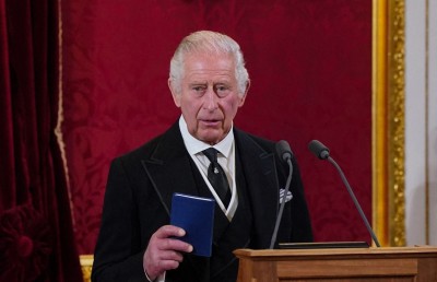 އުމުރު ދުވަހަށް ރަސްކަމުގައި ދެމިހުންނާނަން: ޗާލްސް