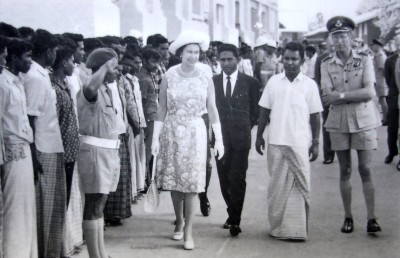 އެލިޒަބަތުގެ ކައިވެނީގެ އުފަލުގައި ކޮންމެ މީހަކަށް ކިރުސައި ތައްޓެއް