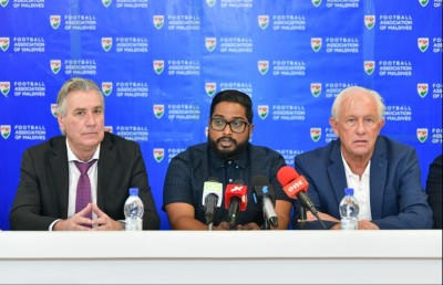 ކުރިން ރެނޭ އާއި ކޫޕްމަން، މިފަހަރު އެފްއޭއެމް އާމެދު ސިމާއޯގެ ކަންބޮޑުވުން