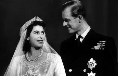 އެލިޒަބަތުގެ ކައިވެނީގެ އުފަލުގައި ކޮންމެ މީހަކަށް ކިރުސައި ތައްޓެއް