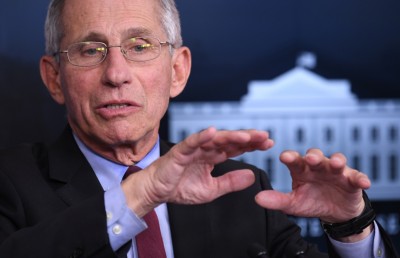 ކޮވިޑް-19: އެމެރިކާ އިން މަރުވާ މީހުން 60،000 އަށް ވެސް ނާރާނެ: ފައުޗީ