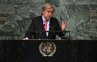 ދުނިޔެ މިއޮތީ ނުރައްކަލަށް ވެއްޓި ވާވެފައި: އދ