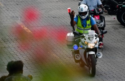 ފުލުހުންނަށް އިންޒާރު ދިން މީހާ ކޯޓުން ދޫކޮށްލައިފި