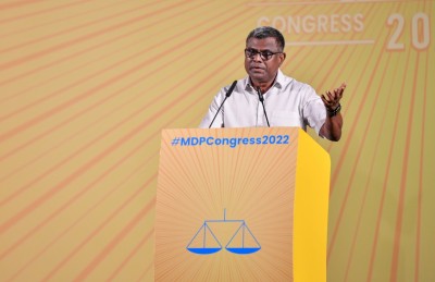 ފެނަކައިގެ ޗެއާމަނާއި އެމްޑީ އަށް ކޮރަޕްޝަންގެ ތުހުމަތުކޮށް ޑީއެމްޑީ އިސްތިއުފާ ދެއްވައިފި