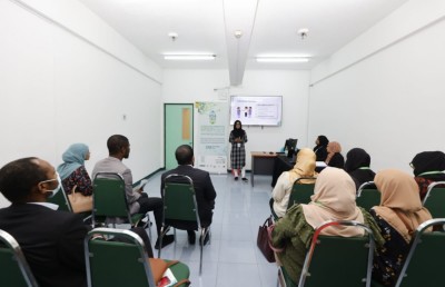 ދިރާސާތައް އިލްމީ ވެށިން ނެރެ، އާއްމުންގެ ޝައުގާ ގުޅުވާލަން ޖެހޭ: ޑރ ދީބާ