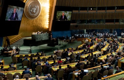 ދުނިޔެ މިއޮތީ ނުރައްކަލަށް ވެއްޓި ވާވެފައި: އދ