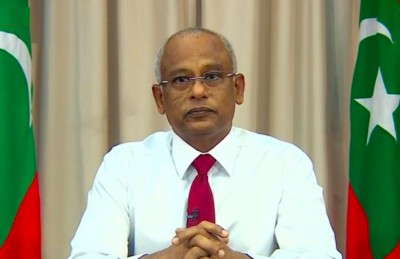 ރައީސް ކީރިތިކުރައްވަމުން ރައްޔިތުންގެ އެއްބާރުލުމަށް އެދިވަޑައިގެންފި