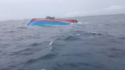 ދޯންޏެއް ބަންޑުން ޖަހާލައި ތިން މީހަކަށް އަނިޔާވެއްޖެ