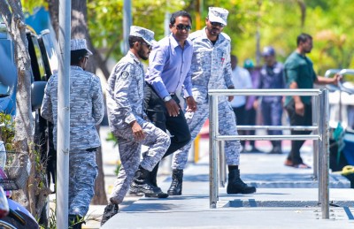 ޖަލުގެ ހަމަނުޖެހުމާ އެކު ޔާމީން ގެއަށް ބަދަލުކުރަން ގޮވާލައިފި