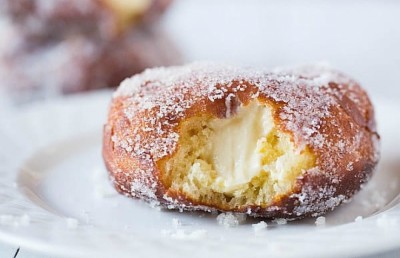 އެންމެ ޑޯނަޓަކަށް ކަސްޓަމަރެއްގެ ފަރާތުން 1،000 ޑޮލަރު