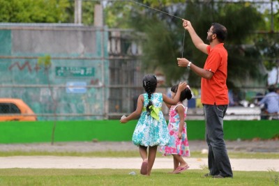 ޚުތުބާގައި ބެލެނިވެރިންނަށް: 'ދަރިންގެ ކަންކަން ބަލައި، ނަފުސަށް ގެއްލުންދިނުމަކީ ހައްލެއް ނޫންކަން ބުނެދީ'
