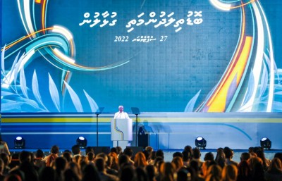 ބާރު ދުވެއްޔަކާ އެކު މި ހުޅުވުނީ ތަރައްގީގެ މައި ދޮރާށި: ރައީސް