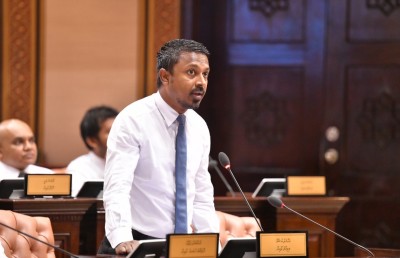އެއްދަންފަޅި އަށް ކިޔަވައިދިނުމުގައި ގޮންޖެހުންތައް!