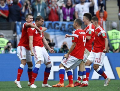 ވޯލްޑް ކަޕްގެ ފުރަތަމަ މެޗުގައި މުބާރާތް ބާއްވާ ގައުމު ރަޝިއާއަށް ބޮޑު މޮޅެއް