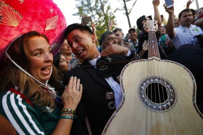 ޖަރުމަނު ކޮޅަށް ޖެހި ގޯލާއެކު މެކްސިކޯގެ ބިންގަނޑު ގުގުމާލައިފި!