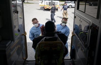 ކޮވިޑް-19: އެމެރިކާ އިން 24 ގަޑިއިރުތެރޭ 2،700 މަރު