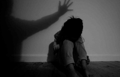 ދޮންދަރިންނަށް އަނިޔާކުރި ކަމަށް ބުނެ ކުރި ދައުވާ ސާބިތެއް ނުވި