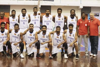 ބޫޓާންވެސް ބަލިކޮށް ބާސްކެޓް ޓީމު މެޑައްޔަކާ ދިމާއަށް