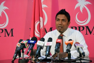 އެމްޑީޕީއަށް ވެރިކަން ލިބިއްޖިއްޔާ ޖޭޕީން ހޮވާ ނައިބުރައީސް މަގާމުން ދުރުކުރާނެ: މުބީން