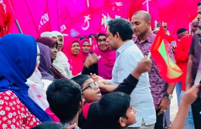 ޔާމީންގެ އެއާޕޯޓު ވައުދަށް ދިއްދޫ ކައުންސިލްގެ ގިނަ މެމްބަރުންގެ ތާއީދެއް ނެތް!