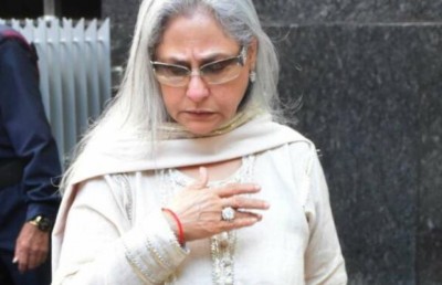 ޖާޔާ ޕަޕަރާޒީން ދެކެ މިހާ ރުޅި އަންނަނީ ކީއްވެ؟