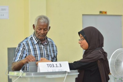 ވަކި ތަނެއްގައި ރަޖިސްޓްރީ ކުުރުމަށް އެއްވެސް މުވައްޒަފަކަށް އަންގާފައެއް ނޯންނާނެ: ސިވިލް ސާވިސް ކޮމިޝަން