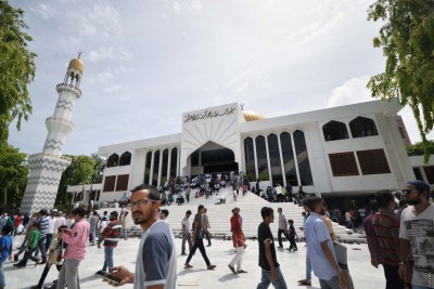އިގްތިސާދީ ދުވެލި ހަލުވި ކުރެވޭނީ ޒުވާނުންގެ ހަކަތައިން ފައިދާ ލިބިގަނެގެންް: ހުކުރު ހުތުބާ