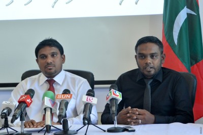 ރީ ރަޖިސްޓްރީކުރުމުގައި ދަތިވާ ހައްޖާޖީންނަށް ހައްލު ހޯދައިދޭނަން: އީސީ