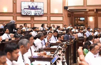 މިހާރު ތިބި ކައުންސިލް މެމްބަރުން ދައުރު އިތުރުކުރާ ބިލްގެ އާންމުންގެ ޚިޔާލަށް ހުޅުވާލައިފި