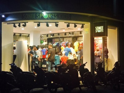 ފިހާރަތަކާއި ހޮޓާ، ރެސްޓޯރެންޓުތައް ހުޅުވާފައި ބެހެއްޓޭ ވަގުތު އިތުރުކޮށްފި