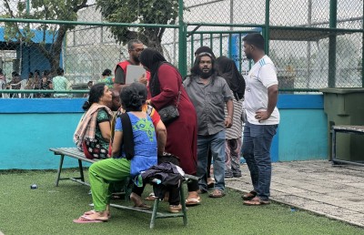 ބާރު އަޑެއް އިވިގެން ބަލައިލި އިރު ރޯވެ އަނދަނީ