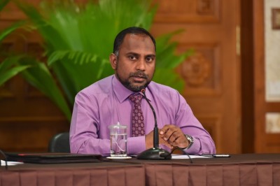 "ﷲ އަށް ފުރިހަމައަށް އީމާންވާ މީހަކު ނުބުނާނެ ބިރު ފަހަނައަޅައި ދާކަށެއް"