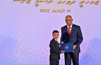 ގުރުއާން ހިތުދަސްކުރި 13 ހާފިޒަކަށް ހާއްސަ މެޑަލް، އެންމެ ހަގު ކުއްޖަކަށް އަށް އަހަރުގެ އަމަން